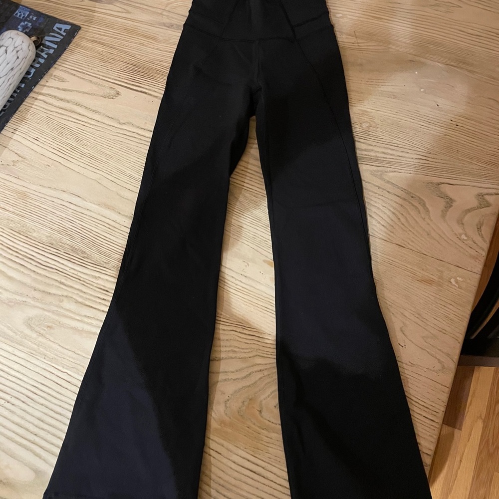 flare lululemon yoga pants.